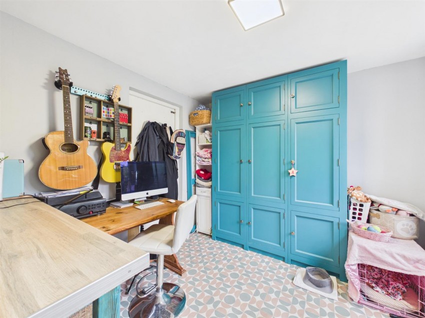 Images for Oxford Road, Stone, Aylesbury