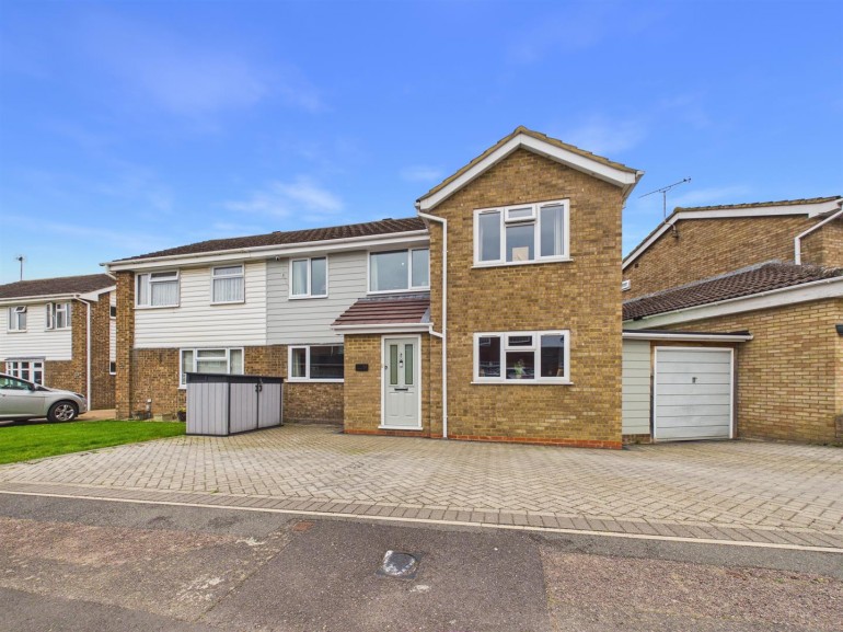 Pemberton Close, Elm Farm, Aylesbury