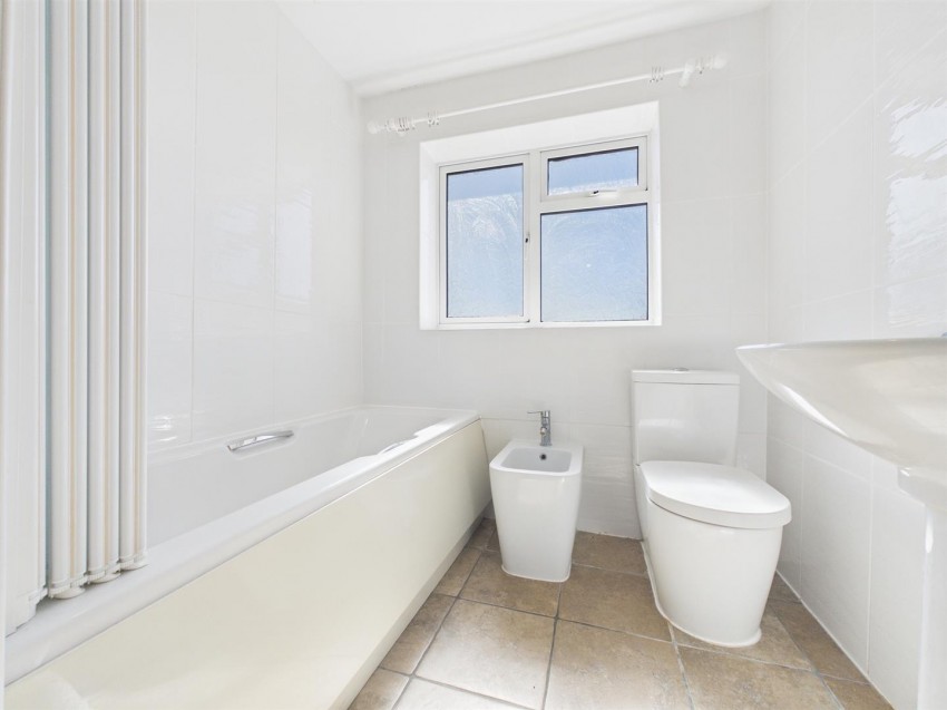 Images for Bernard Close, Cuddington, Aylesbury