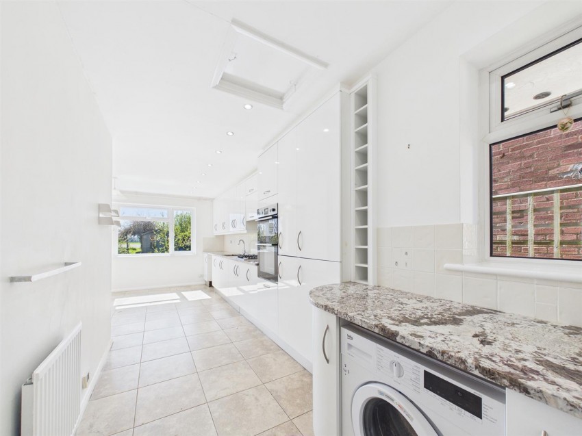 Images for Bernard Close, Cuddington, Aylesbury