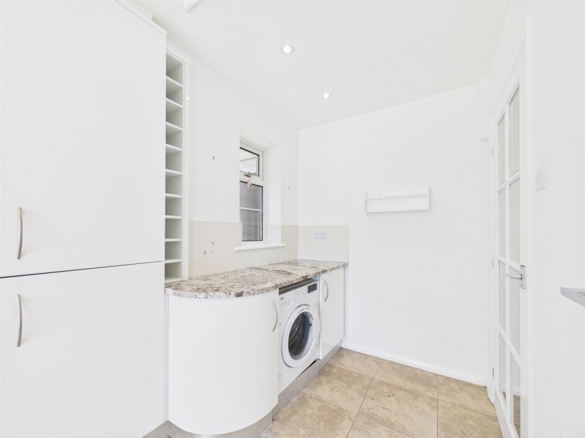 Images for Bernard Close, Cuddington, Aylesbury