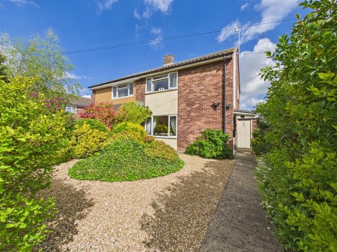 View Full Details for Radnor End, Elmhurst, Aylesbury