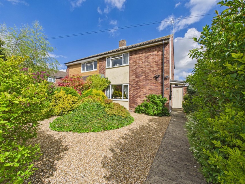 Images for Radnor End, Elmhurst, Aylesbury