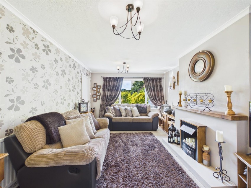 Images for Radnor End, Elmhurst, Aylesbury