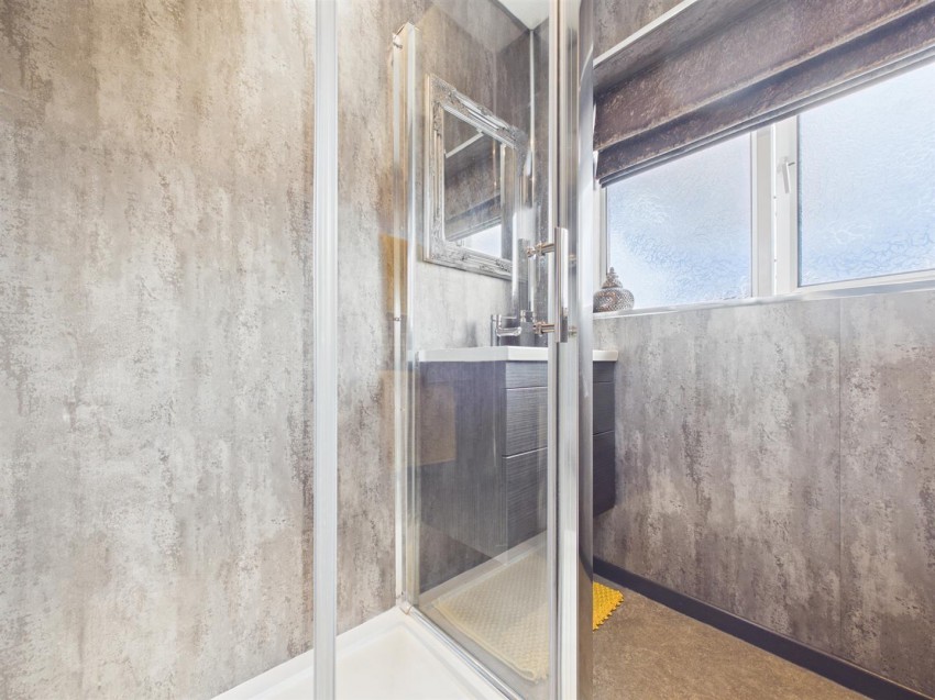 Images for Radnor End, Elmhurst, Aylesbury