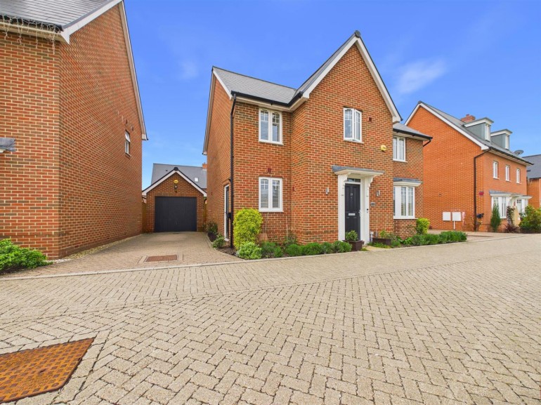 Marsworth Drive, Kingsbrook, Aylesbury