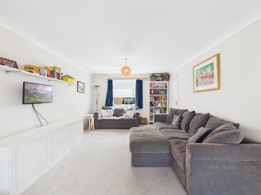 Images for Brimmers Way, Fairford Leys, Aylesbury