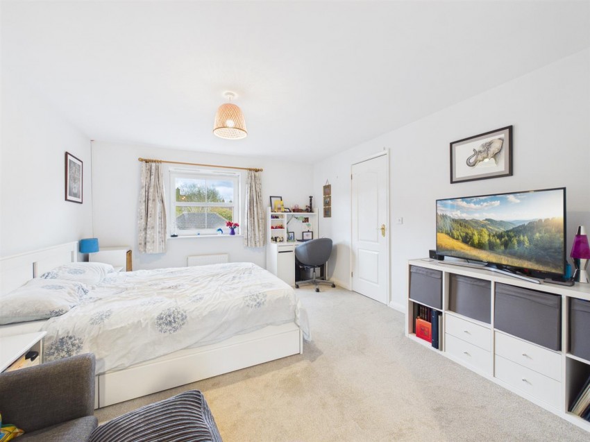 Images for Brimmers Way, Fairford Leys, Aylesbury