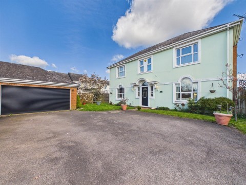 View Full Details for Goldcrest, Watermead, Aylesbury