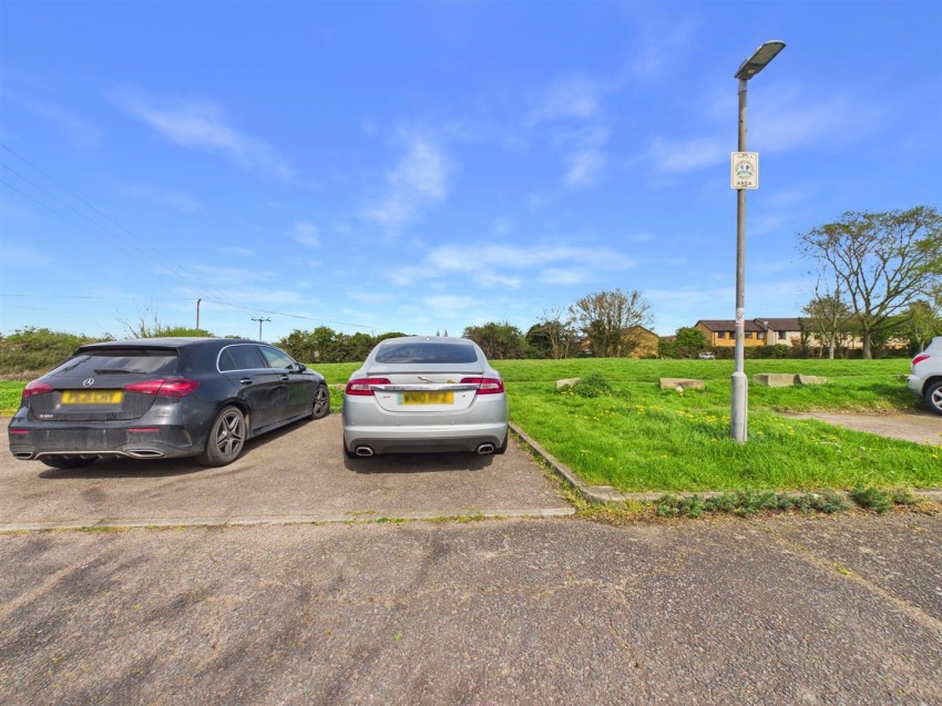 Images for Eames Close, Cleveland Park, Aylesbury