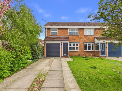 View Full Details for David Close, Stoke Grange, Aylesbury
