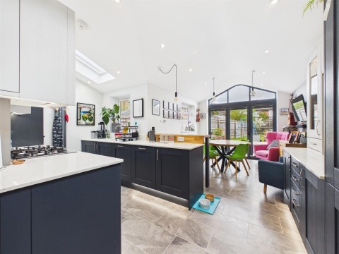 View Full Details for David Close, Stoke Grange, Aylesbury