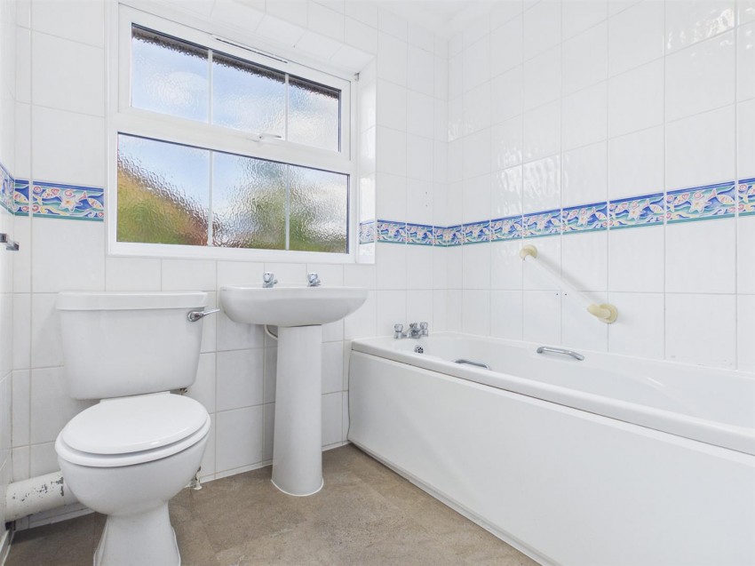 Images for Hazlehurst Drive, Elm Farm, Aylesbury