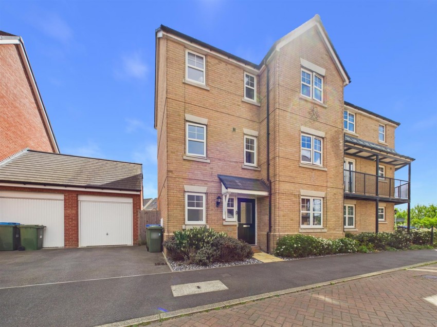 Images for Barland Way, Berryfields, Aylesbury