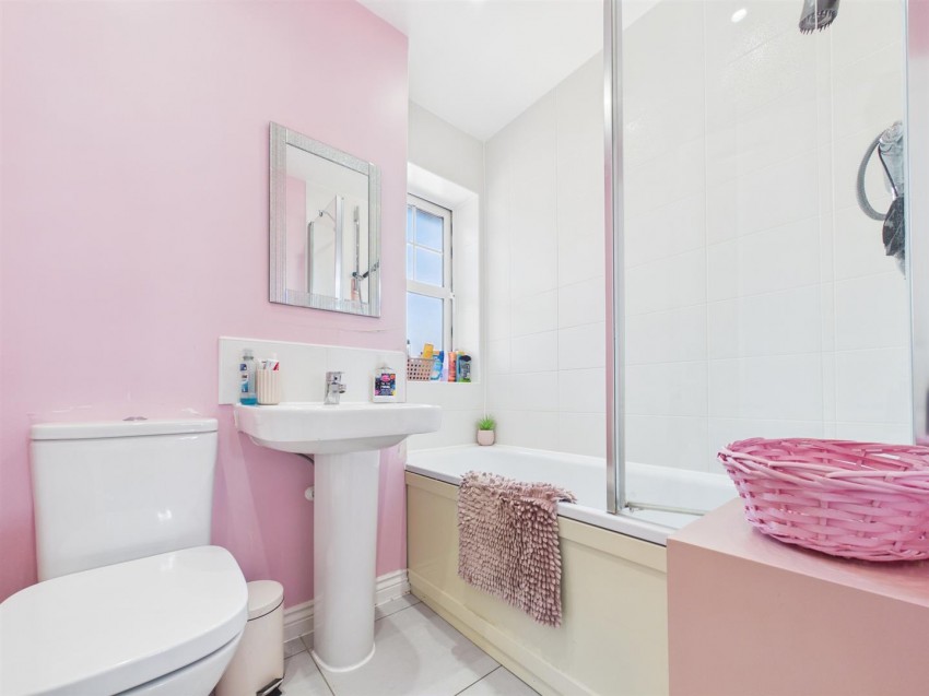 Images for Barland Way, Berryfields, Aylesbury