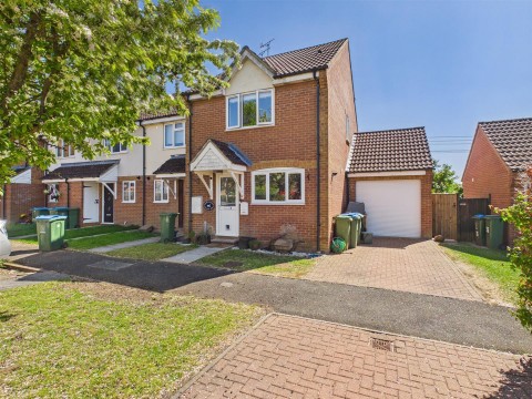 View Full Details for Avocet Way, Watermead, Aylesbury