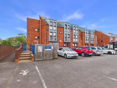 View Full Details for Wycliffe End, Aylesbury, Buckinghamshire