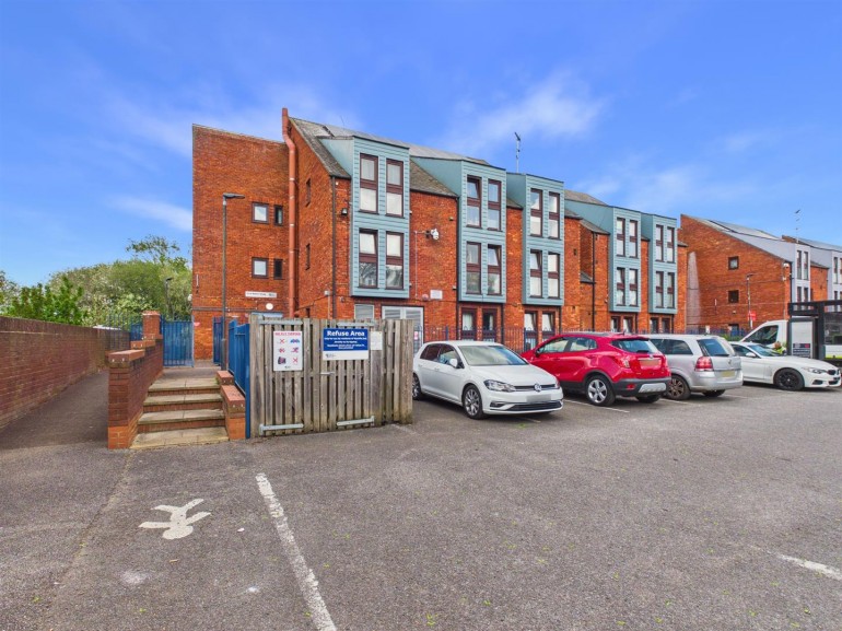 Wycliffe End, Aylesbury, Buckinghamshire