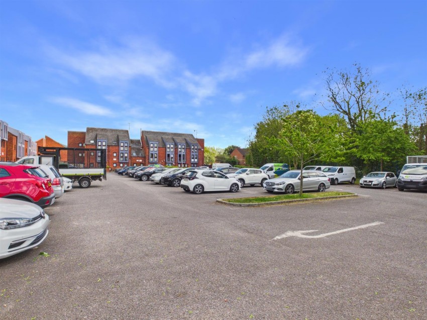 Images for Wycliffe End, Aylesbury, Buckinghamshire