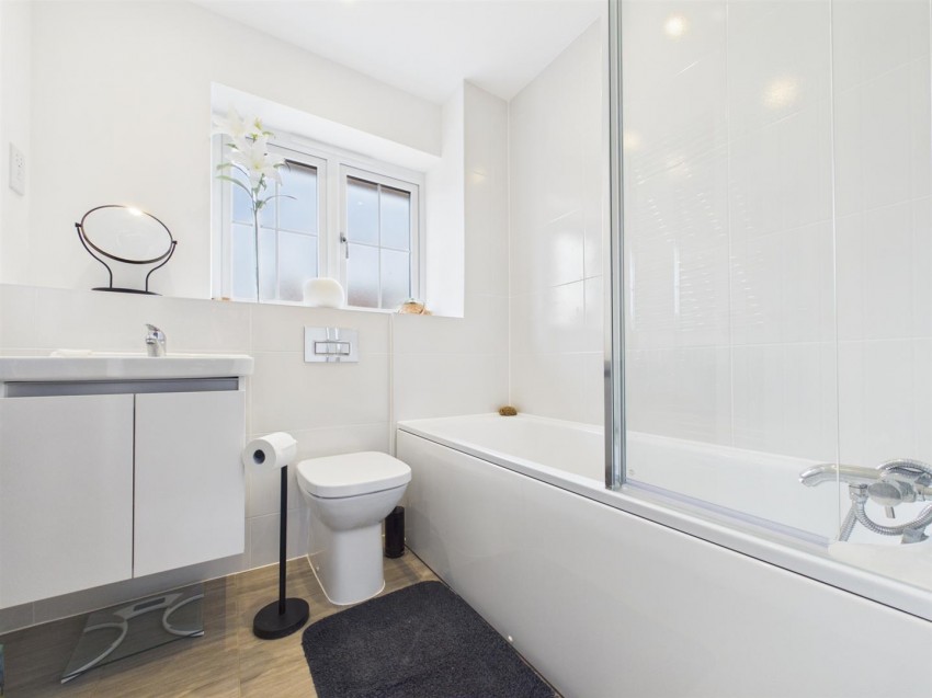 Images for Bodge Piece, Weston Turville, Aylesbury
