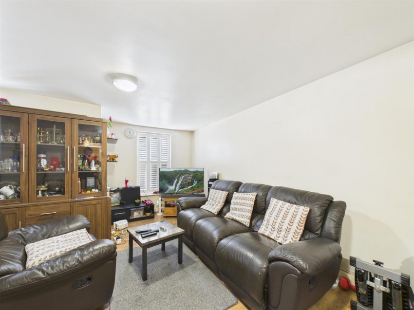 Images for Florey Gardens, Aylesbury, Buckinghamshire
