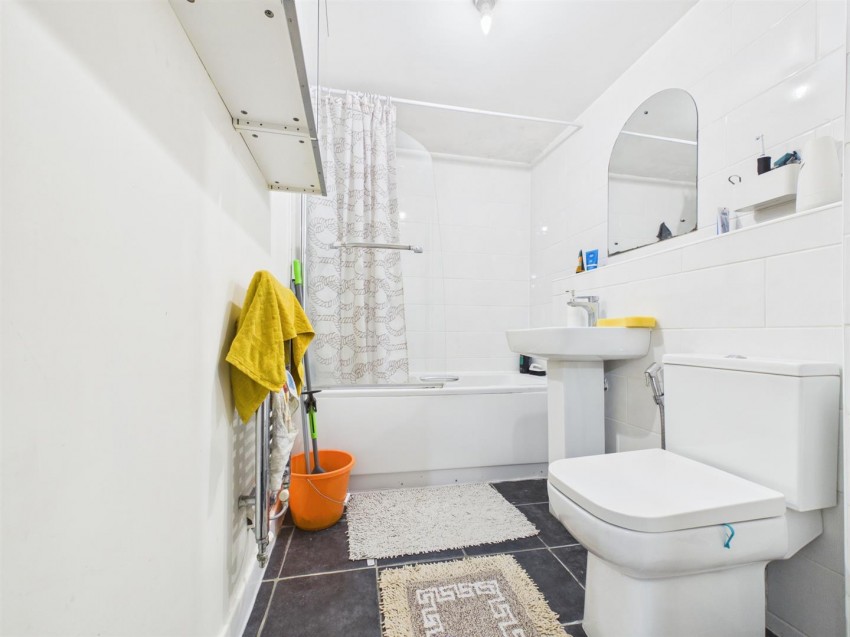 Images for Florey Gardens, Aylesbury, Buckinghamshire