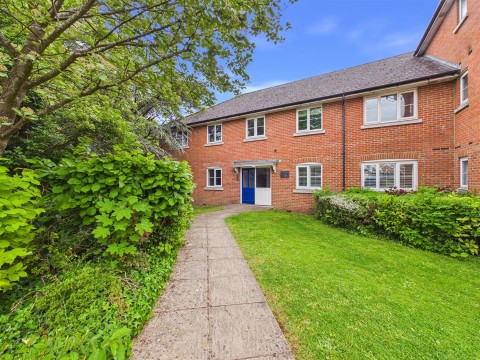 View Full Details for Wendover Road, Aylesbury, Buckinghamshire
