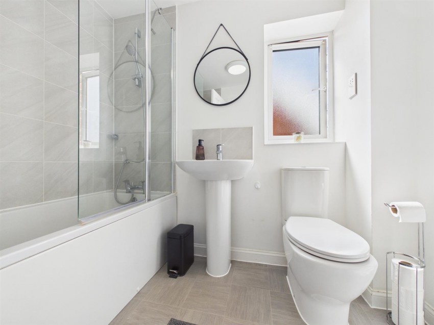 Images for Burnet Lane, Broughton, Aylesbury