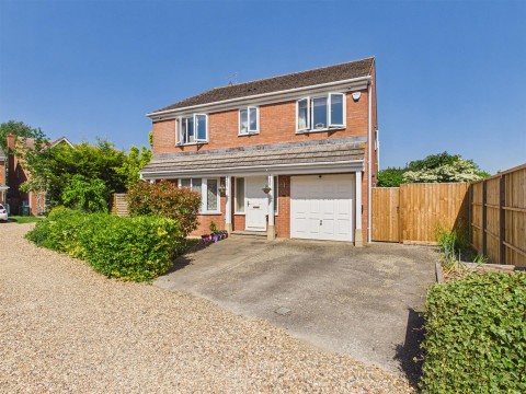View Full Details for Kestrel Way, Watermead, Aylesbury