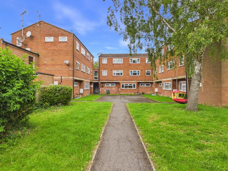 Lavric Road, Walton Court, Aylesbury