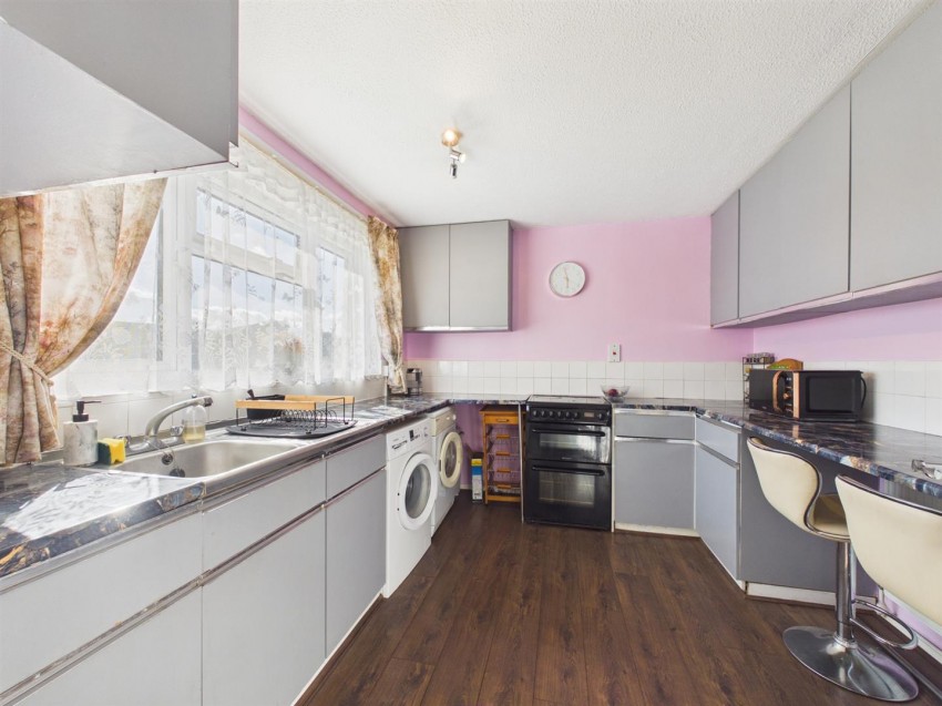 Images for Lavric Road, Walton Court, Aylesbury