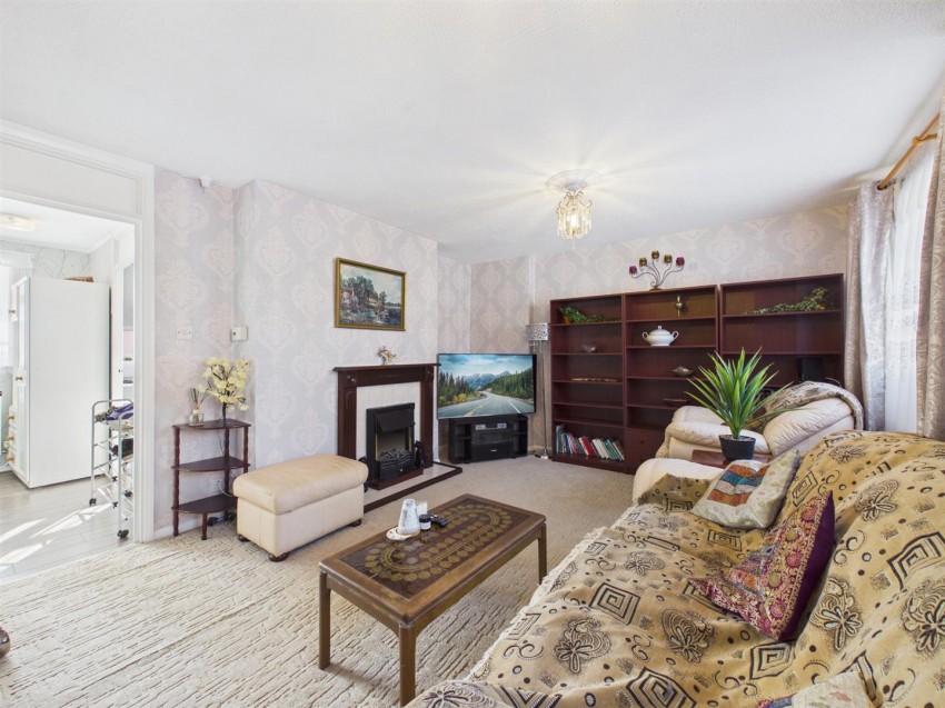 Images for Lavric Road, Walton Court, Aylesbury