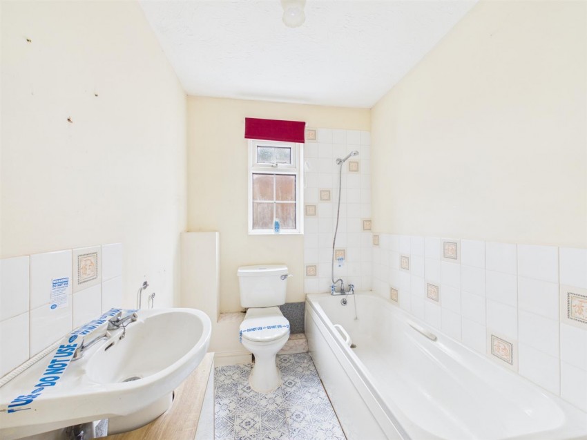 Images for Bishopstone Road, Stone, Aylesbury