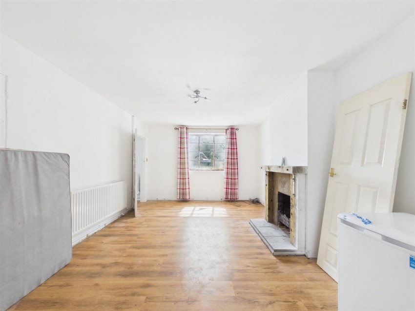 Images for Bishopstone Road, Stone, Aylesbury