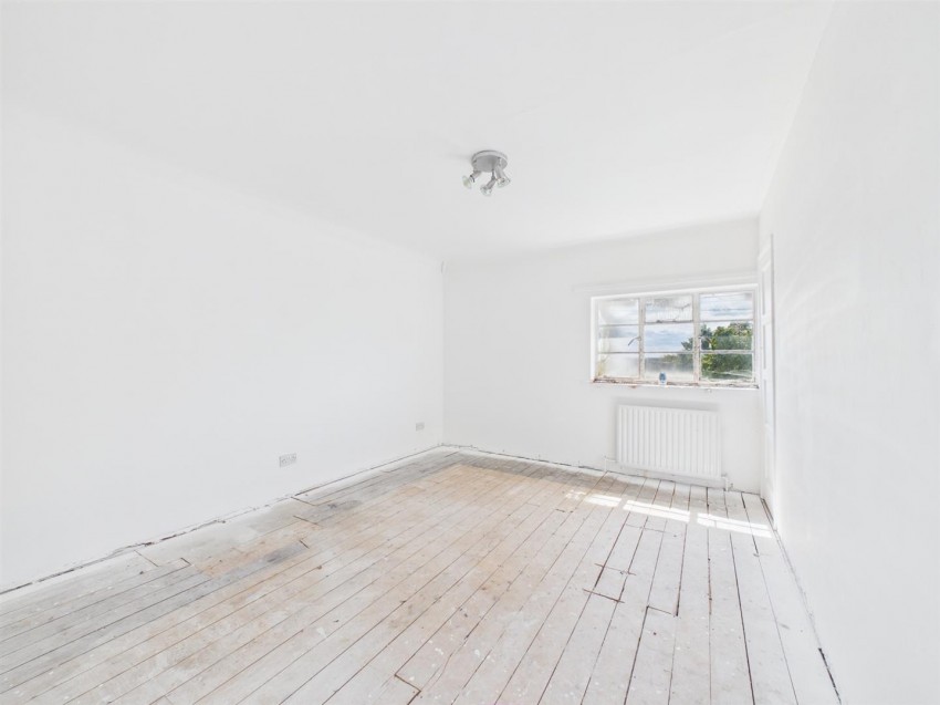 Images for Bishopstone Road, Stone, Aylesbury