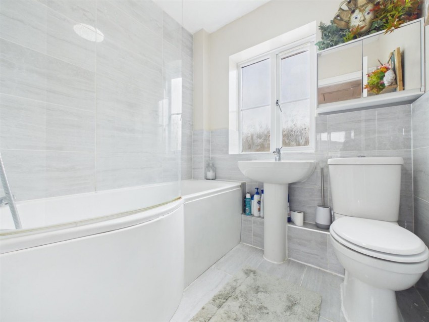 Images for Lark Vale, Watermead, Aylesbury