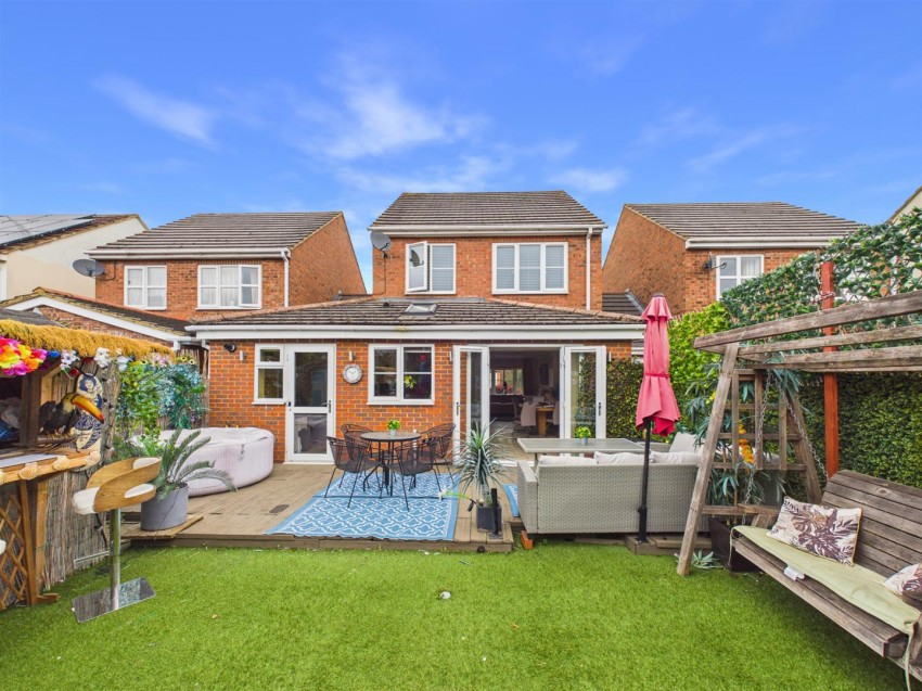 Images for Lark Vale, Watermead, Aylesbury