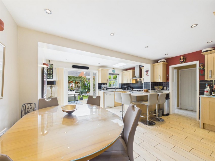 Images for Lark Vale, Watermead, Aylesbury
