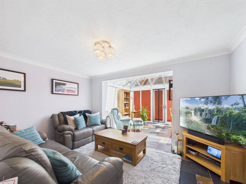 Images for Howletts Close, Fairford Leys, Aylesbury
