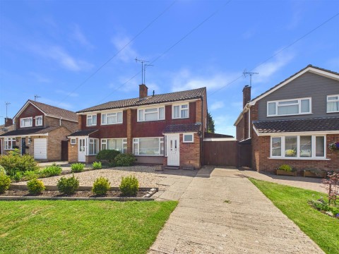 View Full Details for Broughton Avenue, Broughton, Aylesbury