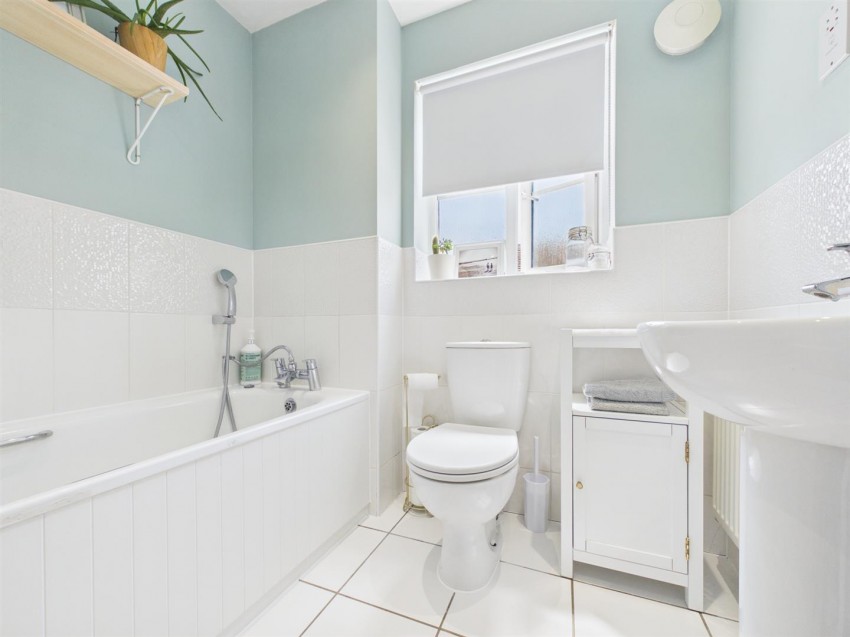 Images for Chaundler Drive, Buckingham Park, Aylesbury