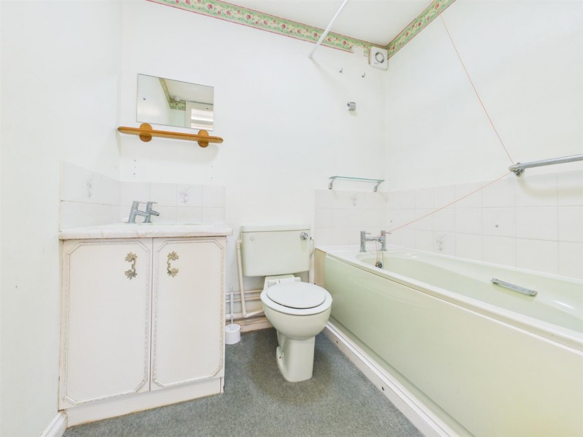 Images for Churchill Court, Beaconsfield Road, Aylesbury