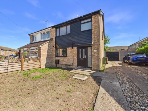 View Full Details for Tiverton Crescent, Aylesbury, Buckinghamshire