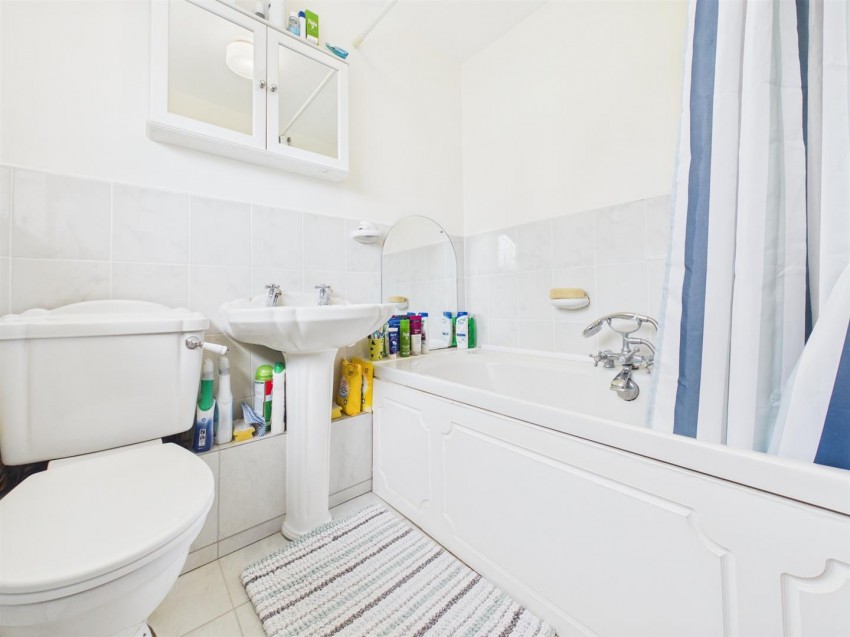 Images for Churchill Avenue, Aylesbury, Buckinghamshire