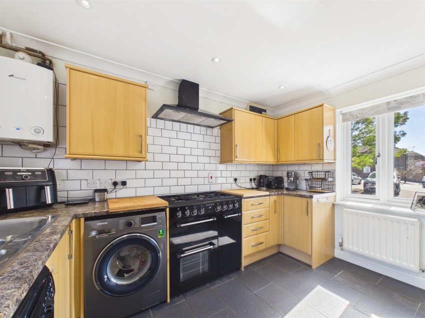 Images for Saunders Place, Fairford Leys, Aylesbury