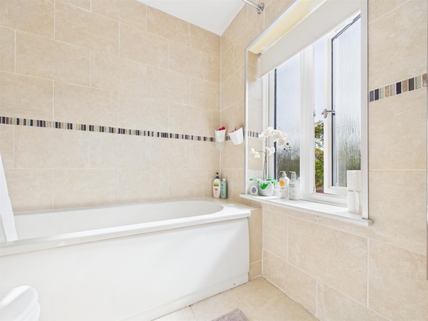 Images for Saunders Place, Fairford Leys, Aylesbury