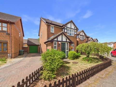 View Full Details for Curlew, Watermead, Aylesbury