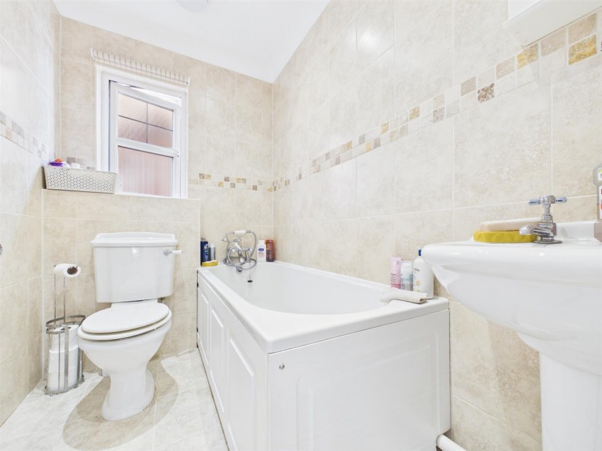 Images for Curlew, Watermead, Aylesbury