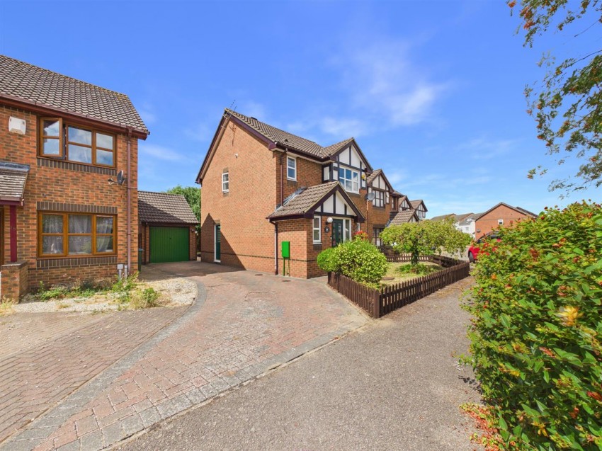 Images for Curlew, Watermead, Aylesbury