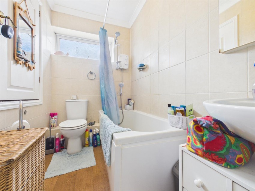 Images for Lodden Close, Hawkslade, Aylesbury